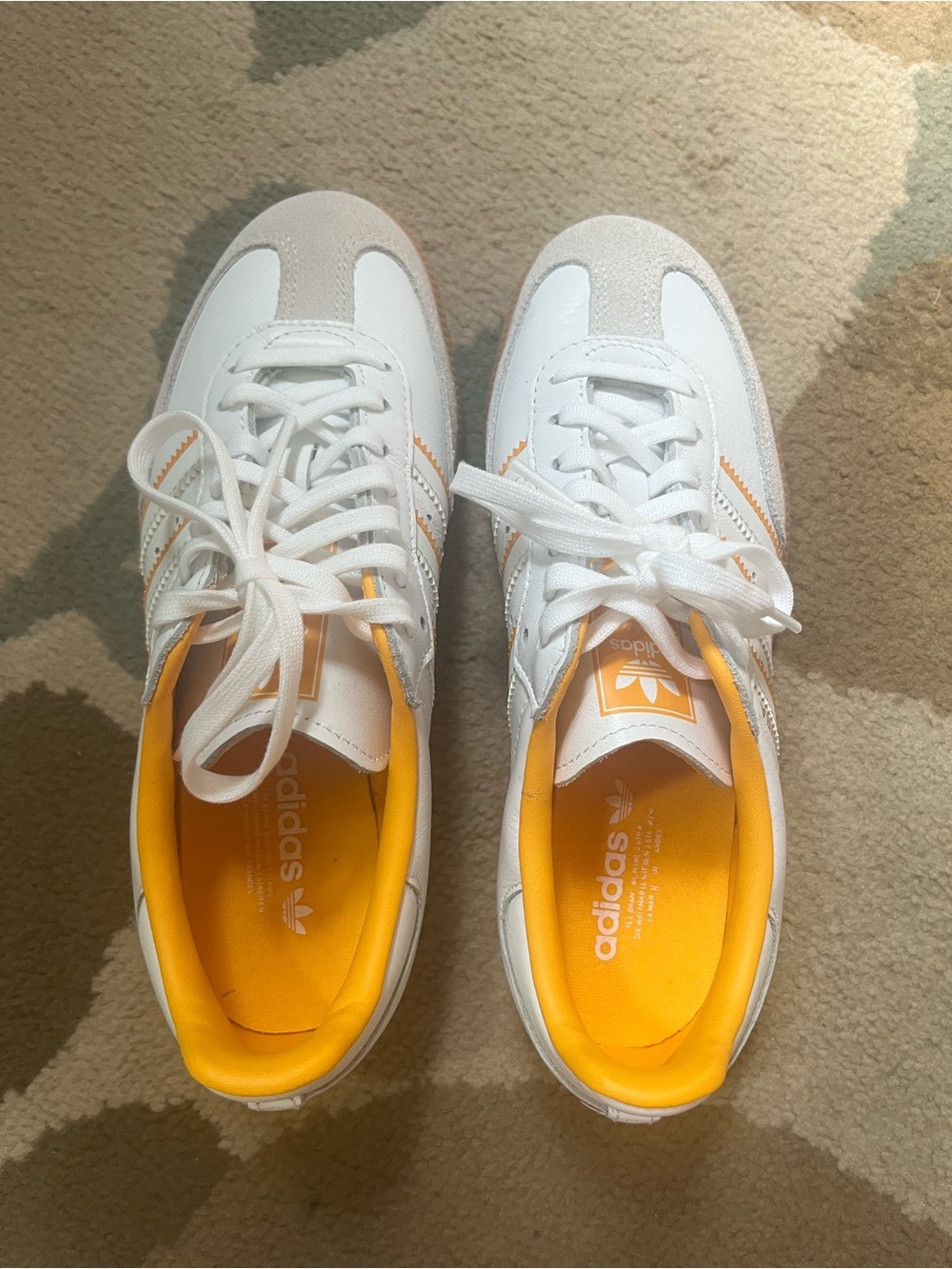 NWOB! Adidas Samba White / Yellow/ Gum Sneakers, Big Kids Size 4.5/Women’s 6-6.5 - Picture 2 of 7